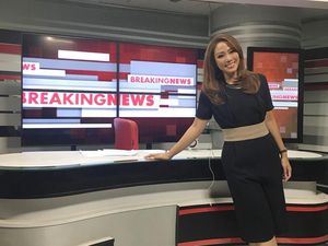 Gaya Office Look Anisha Dasuki yang Akan Jadi Pemandu Debat Capres 2019