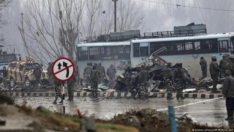 3 Pelaku Bom Kashmir Tewas Dalam Serangan Pasukan India 3 Pelaku Bom Kashmir Tewas Dalam Serangan Pasukan India