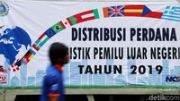 KPU mengatakan pemilih luar negeri dapat memilih tiga metode untuk menggunakan hak pilihnya pada Pemilu 2019. Tiga metode tersebut antara lain melalui tempat pemungutan suara (TPS), kotak suara keliling, dan pos surat.