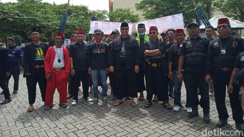 FBR Jakarta Barat Deklarasi Dukungan ke Jokowi-Maruf FBR Jakarta Barat Deklarasi Dukungan ke Jokowi-Maruf