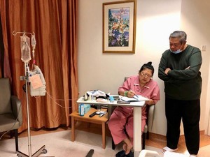 Presiden PKS hingga Ical Jenguk Ani Yudhoyono di Singapura