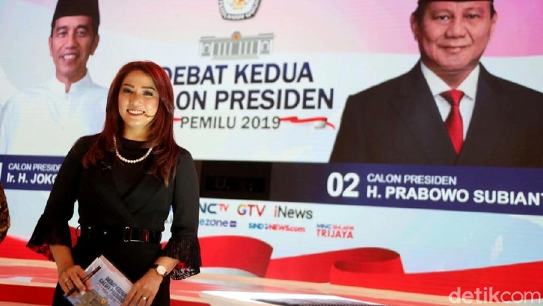 Hasil gambar untuk Anisha Dasuki