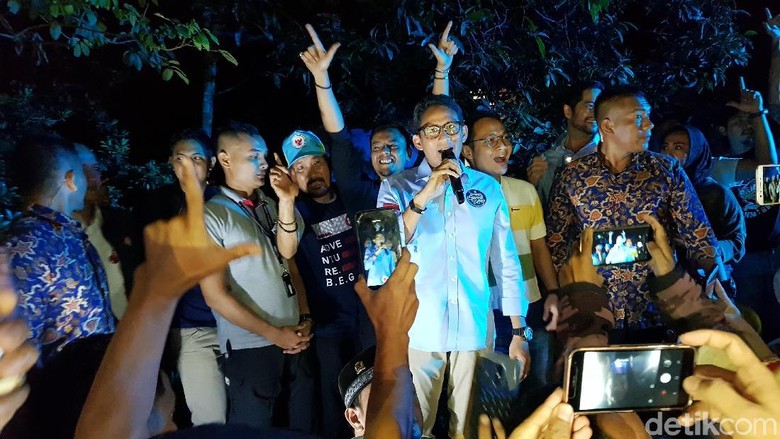 Sandiaga Jelaskan Maksud Prabowo Unicorn Bawa Duit ke Luar Negeri Sandiaga Jelaskan Maksud Prabowo Unicorn Bawa Duit ke Luar Negeri