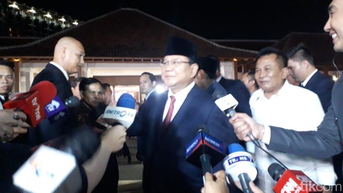 Disambut Hary Tanoe, Prabowo Subianto Tiba di Lokasi Debat