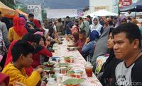 Tegaskan Tak Pakai Bahan Haram, Pedagang Gelar Festival Makan Sate Padang