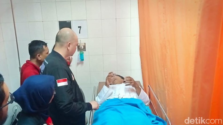 Petasan Meledak di Senayan, 7 Orang Relawan Jokowi Dibawa ke RS Petasan Meledak di Senayan, 7 Orang Relawan Jokowi Dibawa ke RS