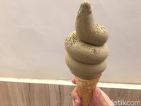 Chavaty: Santai Sore Ditemani Matcha Tea Latte Plus Scone Hangat