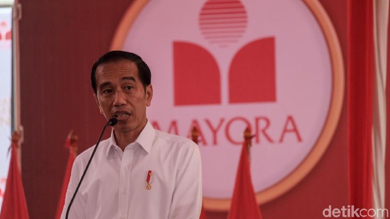 Jokowi Lepas Kontainer Ekspor PT Mayora Ke-250.000 Jokowi Lepas Kontainer Ekspor PT Mayora Ke-250.000