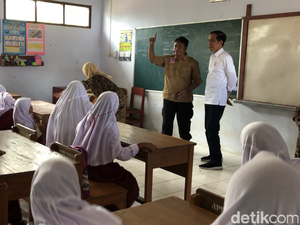 Siaga Bencana, Jokowi Ingatkan Warga Pandeglang Soal Cincin Api