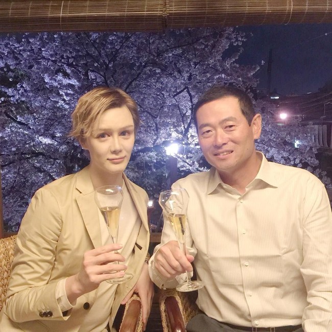 Tak seperti ayahnya yang menjadi atlet bisbol, Masashi memilih jalan hidupnya yang berbeda. Meskipun begitu, model berusia 24 tahun ini masih memiliki ikatan yang dekat dengan ayahnya. Foto: Instagram