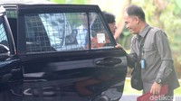 KPK menetapkan delapan tersangka dalam kasus ini salah satunya Irene Irma yang ditetapkan sebagai tersangka suap.