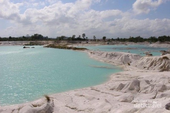 Aneka Destinasi Cantik Bekas Tambang di Indonesia