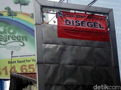 Reklame Ilegal Kembali Ditertibkan Pemprov DKI