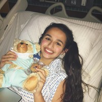 Tahun lalu wanita yang mengaku sebagai panseksual (menyukai seseorang tanpa melihat jenis kelamin atau identitas gender) pun telah melakukan operasi kelamin.  Foto: Instagram @jazzjennings_