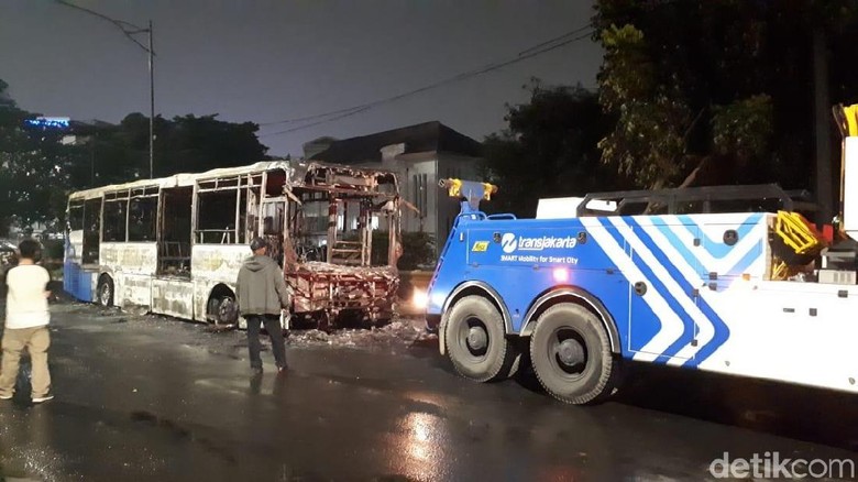 Dirut TransJ: Tak Ada Korban Bus Terbakar, Penyebab Diselidiki Dirut TransJ: Tak Ada Korban Bus Terbakar, Penyebab Diselidiki