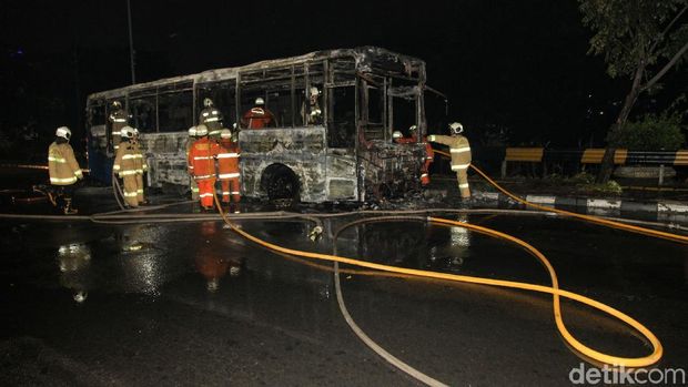 Dirut TransJ Datangi Lokasi Bus Terbakar: Perlu Investigasi Lebih Lanjut