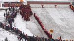 Melihat Lebih Dekat Festival Menjemur Buddha di Tibet