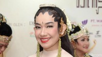 Alya Rohali tampil dalam pertunjukan wayang orang Bhisma Mahawira. Pool/Noel/detikFoto.
