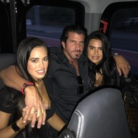 Inilah pria bernama Travers Beynon yang viral karena kehidupan gilanya bersama istrinya. Dalam kesehariannya Travers selain tinggal bareng istrinya juga menghabiskan waktu bersama tiga wanita selingkuhannya. Foto: Instagram @traversbeynonofficial