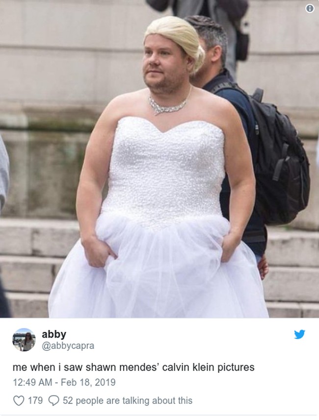 Tak makan waktu lama, netizen membuat meme lucu yang seolah-olah tergila-gila dengan sosok Shawn Mendes. Salah satunya dengan memakai foto James Corden memakai gaun pengantin ini. Foto: Twitter