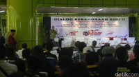 Di tiap kota, mereka akan menggelar diskusi kebangsaan. Kereta khusus ini berjumlah lima gerbong dan tidak mengganggu trayek reguler. Ikut dalam rombongan itu Mahfud Md, Romo Beny, Alisnsa Wahid dkk.