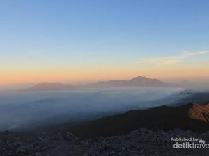 Mitos-mitos Gunung Semeru yang Masih Dipercaya