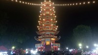 Ribuan pengunjung datang dan merayakan Cap Go Meh, Palembang. (Raja Adil Siregar/detikTravel)