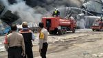 Gudang di Kawasan Industri Maspion Terbakar, Asap Membubung Tinggi