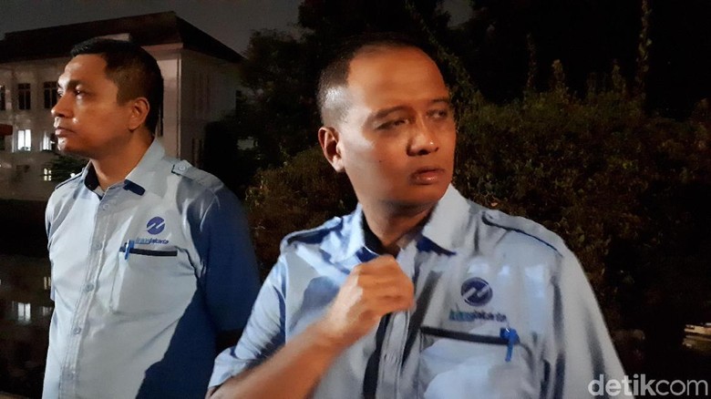Dirut TransJ Datangi Lokasi Bus Terbakar: Perlu Investigasi Lebih Lanjut Dirut TransJ Datangi Lokasi Bus Terbakar: Perlu Investigasi Lebih Lanjut