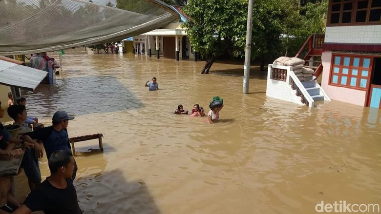 Diguyur Hujan Deras, Puluhan Desa di Sumsel Terendam Banjir Diguyur Hujan Deras, Puluhan Desa di Sumsel Terendam Banjir