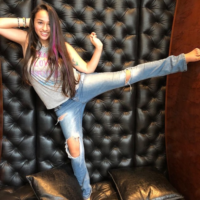 Jazz Jennings memang telah lama terbiasa untuk menerima dirinya apa adanya. Wanita tersebut diketahui adalah salah satu transgender termuda yang sudah merasakan gender dysphoria di usia lima tahun. Foto: Instagram @jazzjennings_