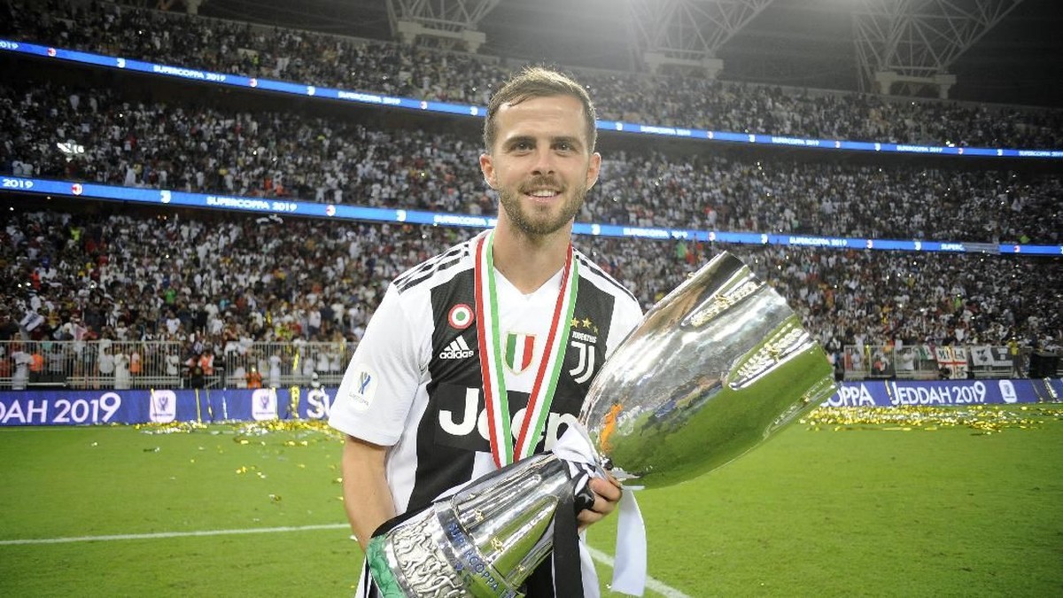 Miralem Pjanic setia Juventus (Marco Rosi/Getty Images for Lega Serie A)