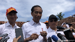 Saat Jokowi Pamer Pulpen yang Dituding Jadi Alat Komunikasi Debat