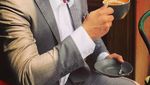 Jadi Perhatian Saat Debat Capres, Gaya Ngopi Tommy Tjokro Bikin Gagal Fokus