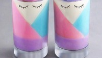 Dengan gradasi warna yang berbeda, smoothies unicorn ini bikin gemas! Foto: Instagram@solitpartystuff