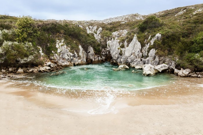 Pantai Gulpiyuri