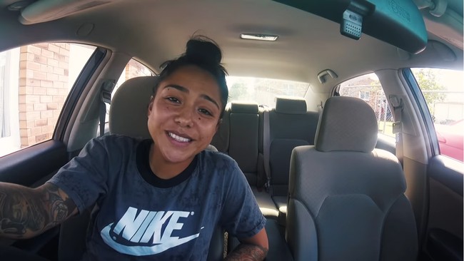 Maksudnya dalam artian anak-anak adalah masa depan kita dan jika aku bisa menciptakan kepercayaan di antara anak-anak kita dan polisi dan menanamkan kepercayaan diri pada mereka, itu akan punya dampak positif dalam jangka panjang, tambahnya. Foto: YouTube Auckland Police TV