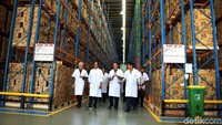 Jokowi mengatakan, Mayora merupakan perusahaan yang mengekspor produknya lebih ke 100 negara di dunia.