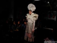 Cerita Desainer Soal Fashionista New York yang Apresiasi Kain Ulos