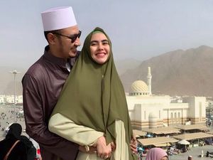 Tangis Haru Kartika Putri di Momen Pengajian 4 Bulanan