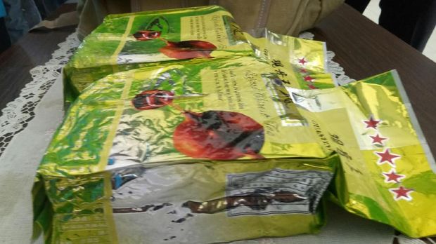 Sabu dikemas dalam paket teh China.