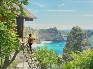Rumah Pohon Batu Molenteng, Destinasi Unik di Nusa Penida