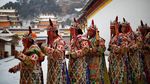 Melihat Lebih Dekat Festival Menjemur Buddha di Tibet