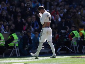 Sergio Ramos Terancam Absen di El Clasico
