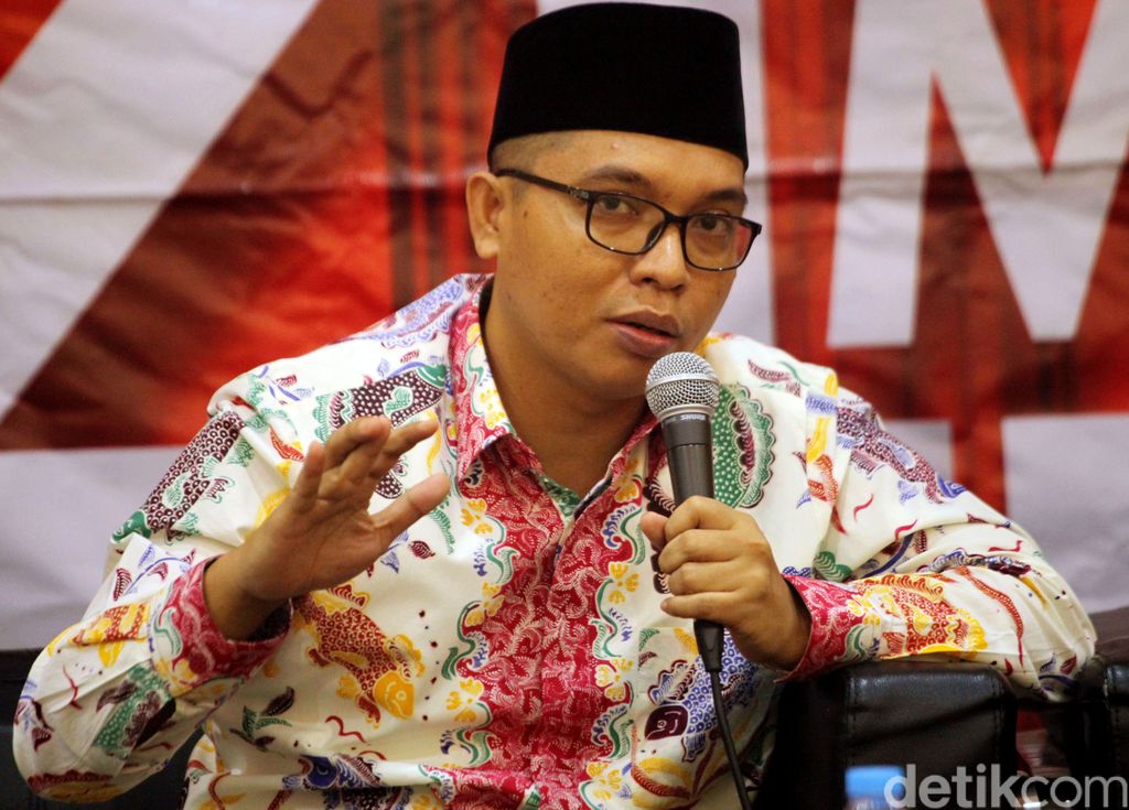 Anggota MPR RI dari Fraksi PPP, Achmad Baidowi, menjadi pembicara dalam Diskusi Empat Pilar MPR RI dengan Tema 'Potensi Golput di Pemilu 2019' di Media Center MPR/DPR RI, Jakarta, Senin (18/2/2019).