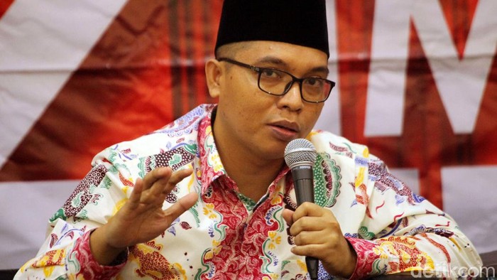 Anggota MPR RI dari Fraksi PPP, Achmad Baidowi, menjadi pembicara dalam Diskusi Empat Pilar MPR RI dengan Tema Potensi Golput di Pemilu 2019 di Media Center MPR/DPR RI, Jakarta, Senin (18/2/2019).