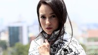 Julie menceritakan perannya sebagai Sari di film Foxtrot Six.