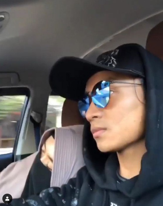 Salmafina Sunan dan Taqy Malik menikah pada 2017. Pernikahan mereka penuh drama, hingga akhirnya keduanya bercerai pada 2018. Salmafina sempat memutuskan untuk berhijrah saat menikah dengan Taqy Malik, yang merupakan penghafal atau hafiz Al-Quran. Foto: Taqy Malik (Instagram Taqy Malik)