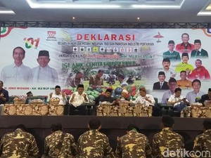 Hadir di Tasikmalaya, Mbah Moen Ajak Petani Pilih Jokowi