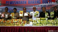 Gatot Eddy Pramono menggelar barang bukti narkoba jenis sabu dan ekstasi di Mapolda Metro Jaya, Senin (18/2/2019).